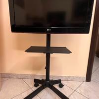 Piantana con staffa e tv