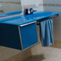 lavandino sospeso con cassetto e armadietto vetro