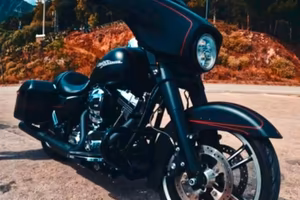 Harley-Davidson Street Glide special 103