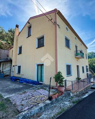 CASA SEMINDIPENDENTE A CLETO