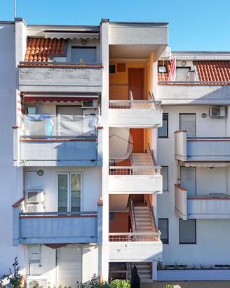 2 LOCALI A SAN BENEDETTO DEL TRONTO