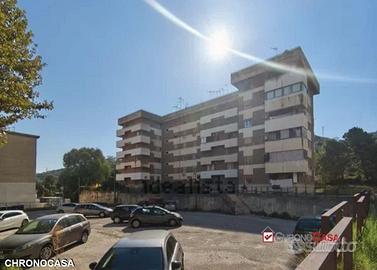 Svincolo Me-centro,quadrivani e servizi con posto