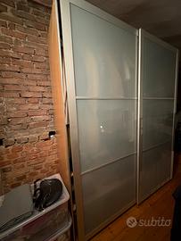 Armadio PAX Ikea con ante scorrevoli