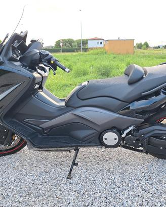 Tmax 530 con SOLI 19000km