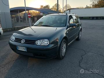 Volkswagen Golf station wagon 1.6 cc impianto GPL 