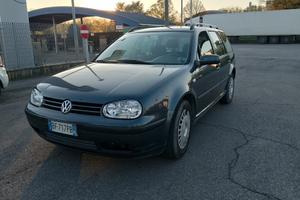 Volkswagen Golf station wagon 1.6 cc impianto GPL 