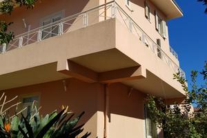 Villa indipendente con giardino fronte mare