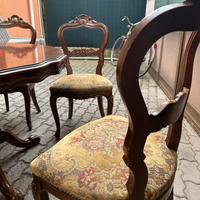 Tavolo rotondo in legno intagliato con 4 sedie imb