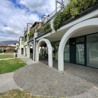 NEGOZIO A COLLEBEATO