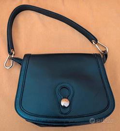 raffinata borsa vintage a tracolla in pelle