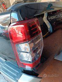 Fari Mitsubishi L200 2922