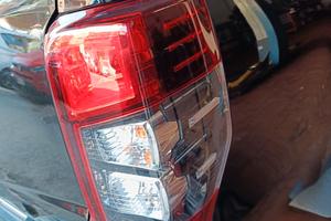 Fari Mitsubishi L200 2922