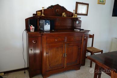 Mobile in legno di castagno