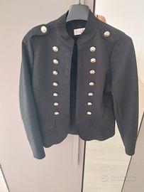 giacca nera stile militare Molly Bracken