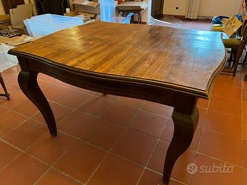 Tavolo in legno massello antico
