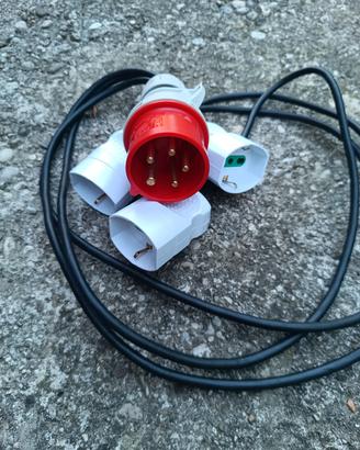 Adattatore/Moltiplic. Indust. CEE 16A a 3  Schuko
