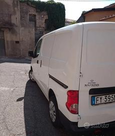 NISSAN NV 200