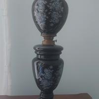 lume antico di opalina con disegni floreali 