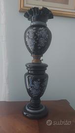 lume antico di opalina con disegni floreali 