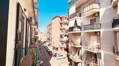 2 LOCALI A NAPOLI