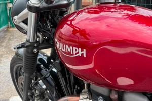triumph street twin
