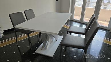 Tavolo moderno con prolunga + 4 sedie