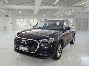 AUDI Q3 40 TDI quattro S tronic Business