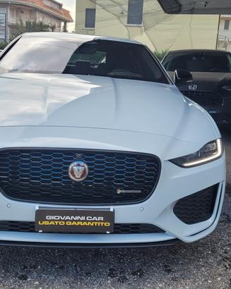 Jaguar XE 2.0 D 204 CV AWD 4X4 Dynamic Black
