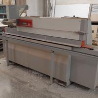 Bordatrice per pannelli in legno