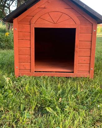 Cuccia per cani in legno