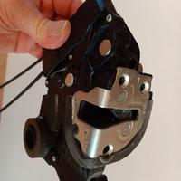 Serratura  elettrica SX Yaris 3 porte (2006-2011)