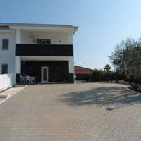 Villa semi-indipendente con giardino