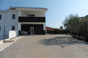 Villa semi-indipendente con giardino