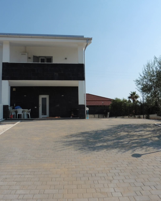 Villa Indipendente con giardino