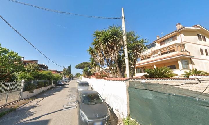 LAURENTINA/TRIGORIA TRILOCALE con TERRAZZO /P.AUTO