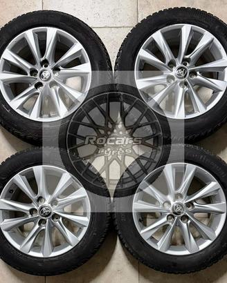 Cerchi 16 e pneumatici invernali Toyota Corolla