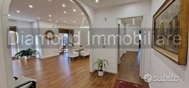 Attico ristrutturato con terrazza e garage