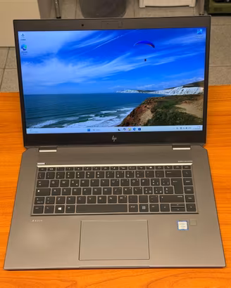 Workstation HP ZBook Studio G5 - Xeon / 8GB / 256