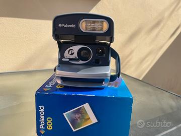 Polaroid P 600 Silver Edition