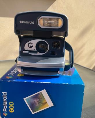 Polaroid P 600 Silver Edition