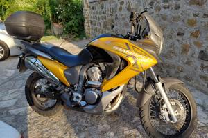 moto Honda Transalp 700