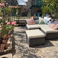 Divanetto da giardino