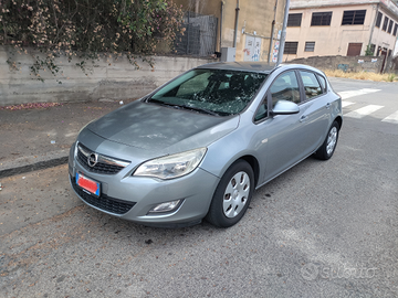 Opel Astra 1.7 cdti 110 cv
