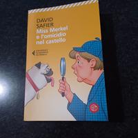 Libro "Miss Merkel e l'omicidio nel castello"