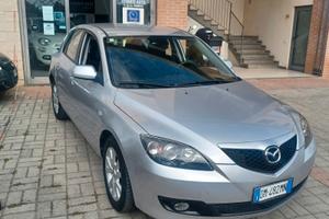 110.118 MAZDA 3 SEMBRA NUOVA OK NEOPATENTATI