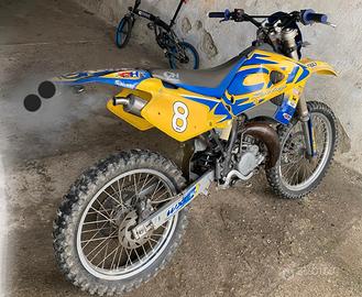 Moto enduro CH Racing