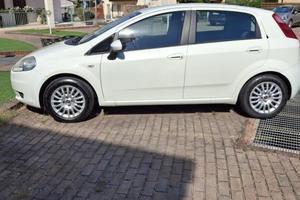  Fiat Grande Punto adatta per neopatentati