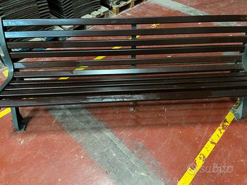 Panchina per spazi pubblici