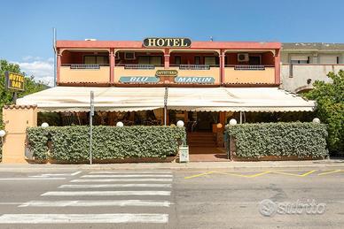 Villasimius: splendido hotel con bar