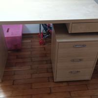 scrivania più cassettiera